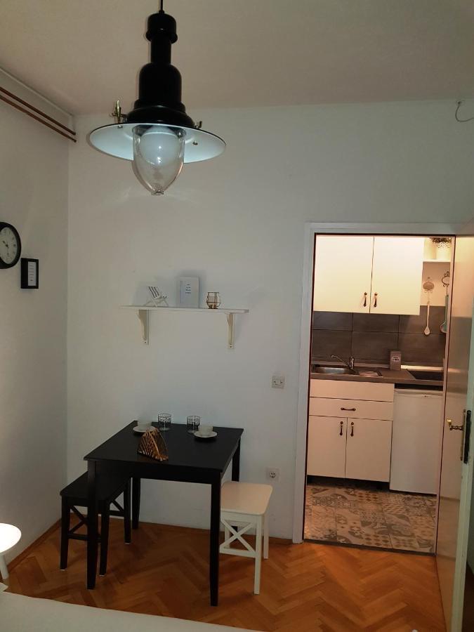 Studio Flat For 2 Apartment Makarska Ngoại thất bức ảnh