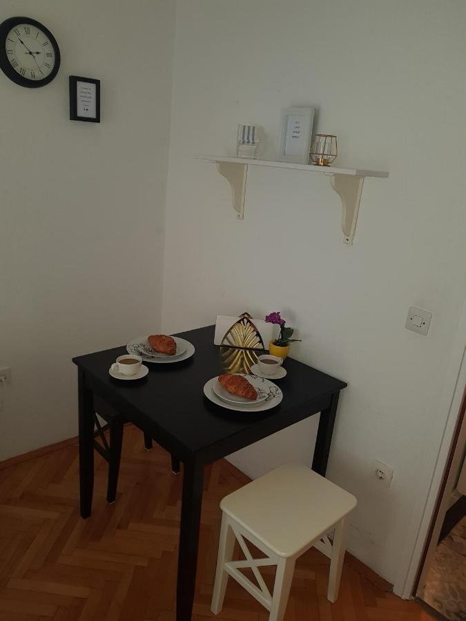 Studio Flat For 2 Apartment Makarska Ngoại thất bức ảnh
